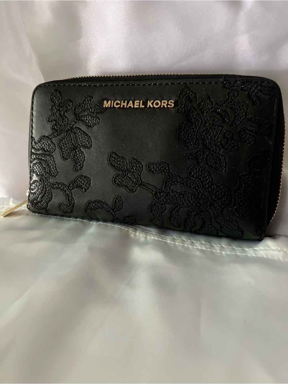 Michael Kors Black Floral Lace Zip-Around Wallet with Gold Logo - Picture 4 of 11